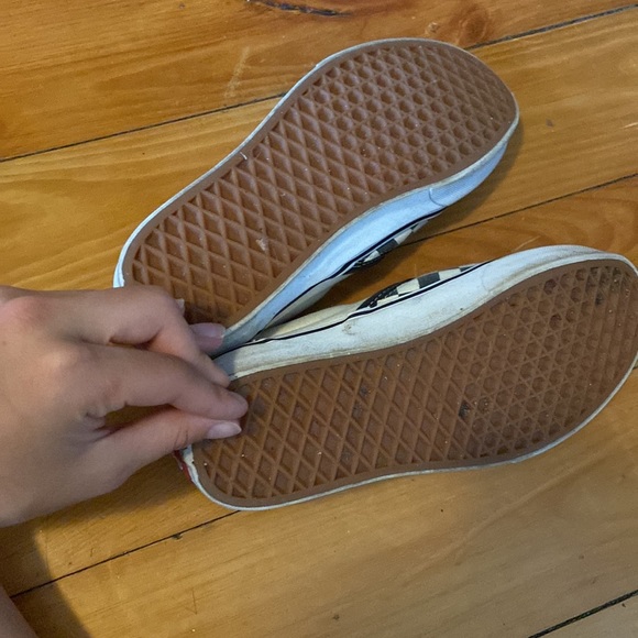 Checkered vans - Picture 3 of 3